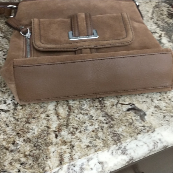 Brown suede crossbody bag. - Picture 4 of 4